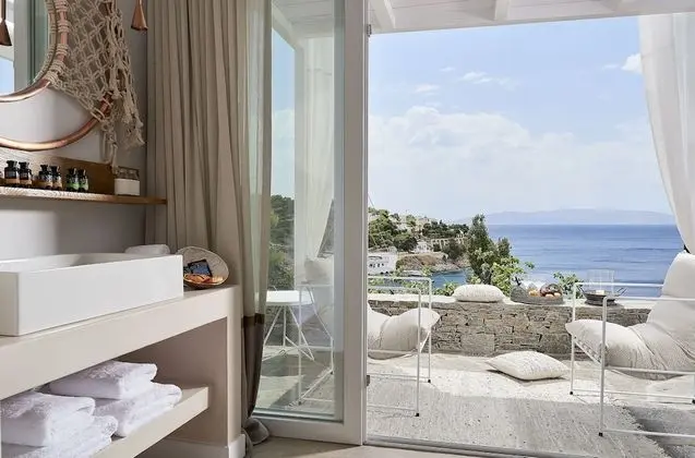 Deluxe Tek Büyük Yataklı Oda, Deniz Manzaralı, Zemin Kat