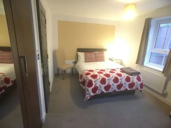 Büyük Yataklı Tek Kişilik Oda, Ortak Banyo