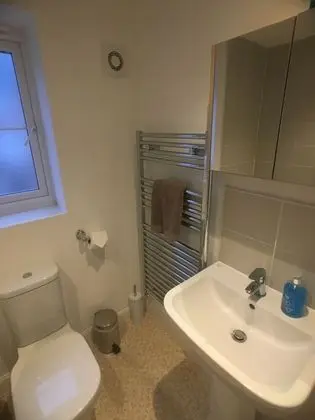Büyük Yataklı Tek Kişilik Oda, Ortak Banyo