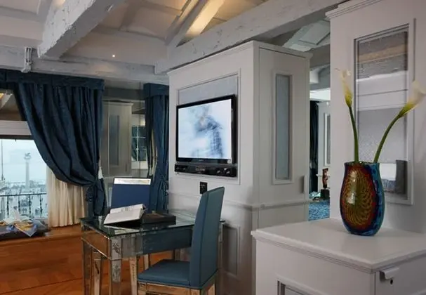 Deluxe Süit (St. Mark View)