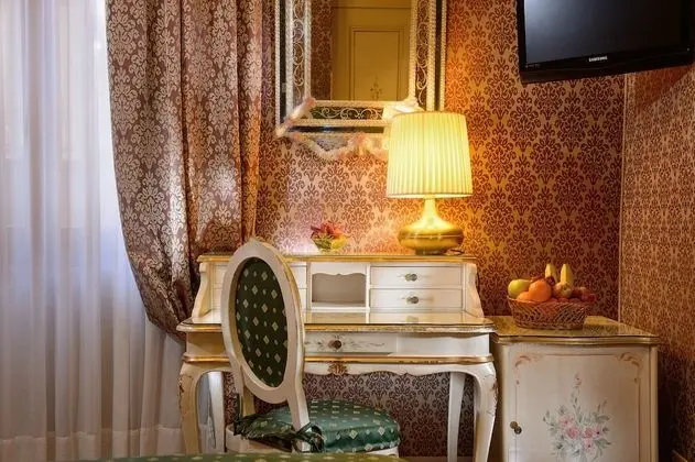 Classic Tek Büyük veya İki Ayrı Yataklı Oda