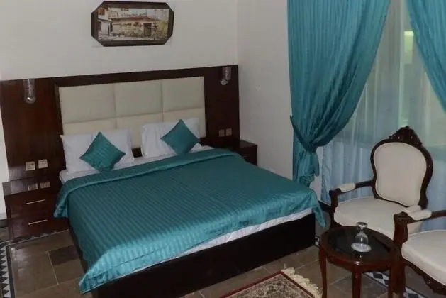 Deluxe Oda, 1 En Büyük (King) Boy Yatak