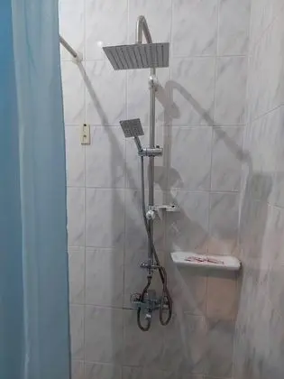 Üç Kişilik Oda