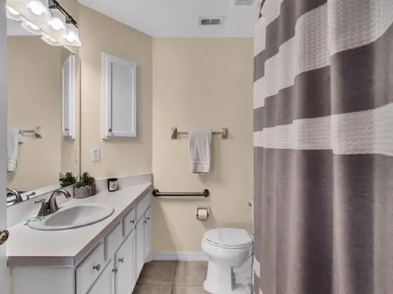 Ev (Gated Community, amaizing private poo)
