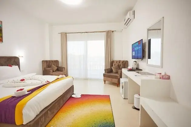 Deluxe Oda, Balkon, Havuz Manzaralı
