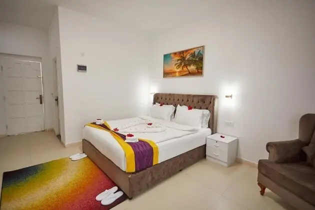 Deluxe Oda, Balkon, Havuz Manzaralı