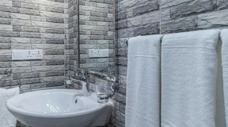 Deluxe Oda, Balkon, Havuz Manzaralı