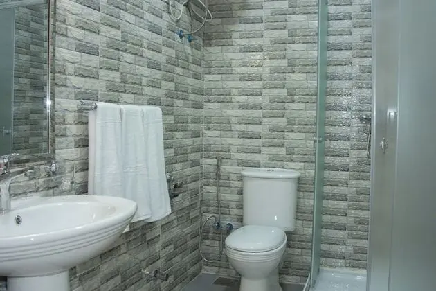 Deluxe Oda, Teras, Havuz Manzaralı