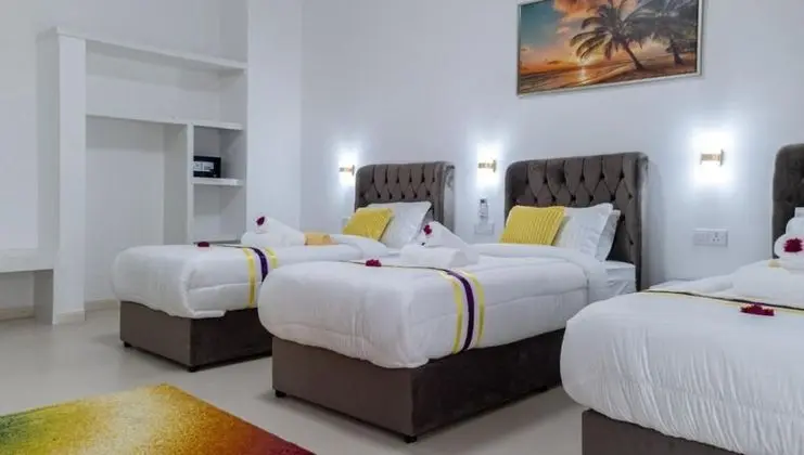 Deluxe Üç Kişilik Oda, Balkon, Havuz Manzaralı