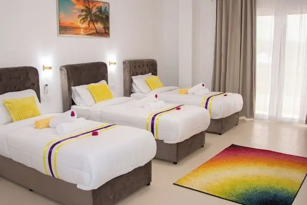 Deluxe Üç Kişilik Oda, Balkon, Havuz Manzaralı