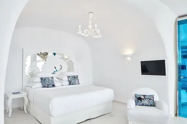 Executive Süit (cave pool)