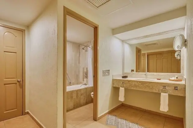 Deluxe Villa, Ocean View Family Room, Club Tour Included