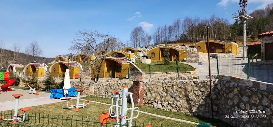 Hobbit Ev,Bahçe Manzaralı