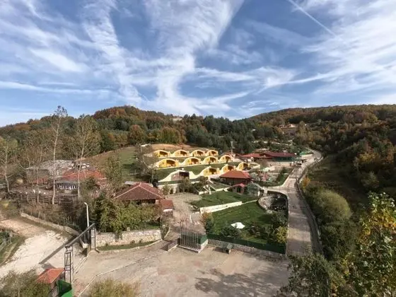 Hobbit Ev,Bahçe Manzaralı