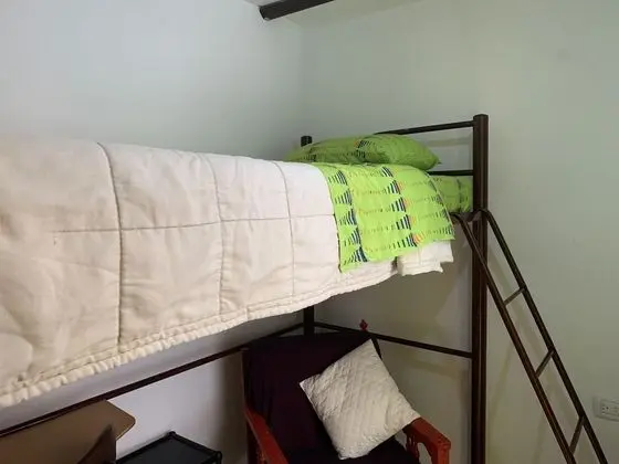 Cozy Private Room in Candelaria near Bolivar Square