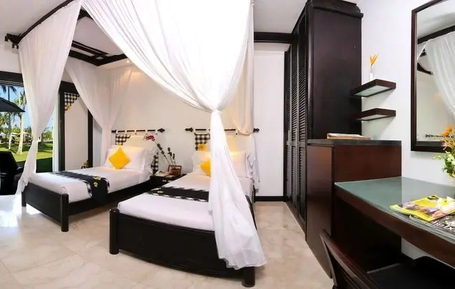 Deluxe Ocean Room