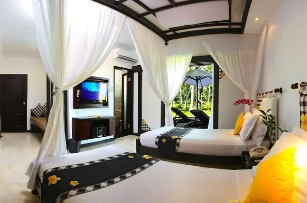Deluxe Ocean Room