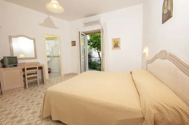 Standard Üç Kişilik Oda