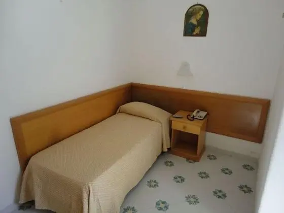 Tek Kişilik Oda