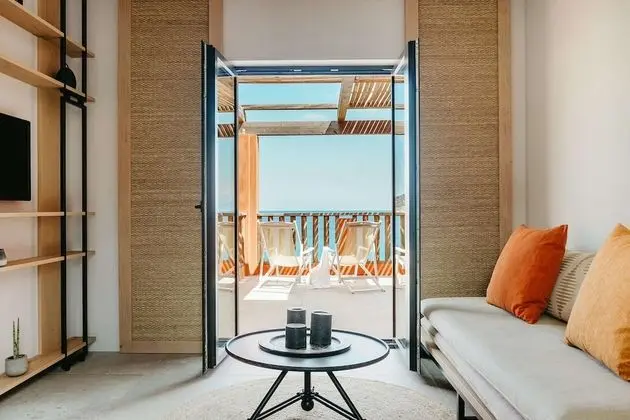 One Bedroom Serenity Sea Front suite