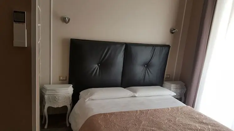 Classic Tek Büyük Yataklı Oda