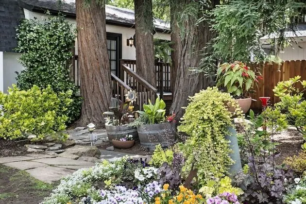 Kır Evi (Creekside)