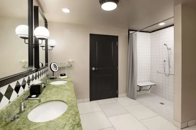 Deluxe Oda, 1 En Büyük (King) Boy Yatak, Şehir Manzaralı