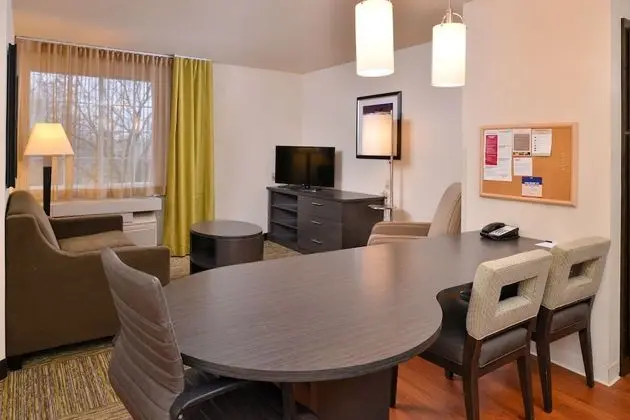 Süit, 1 Yatak Odası, Mutfak (Living and Dining Area)