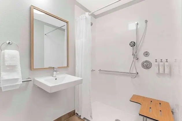 Engellilere uygun banyo