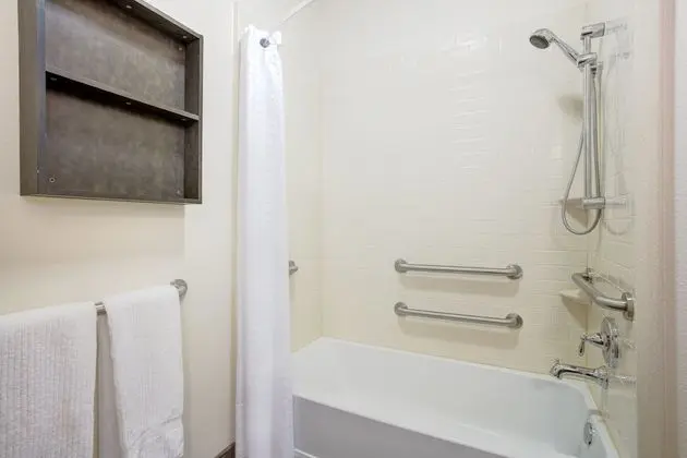 Stüdyo Süit, 1 Büyük (Queen) Boy Yatak, Engellilere Uygun (Accessible Tub)