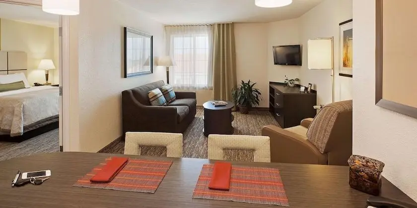 Süit, 1 Büyük (Queen) Boy Yatak ve Çekyat (One Bedroom)