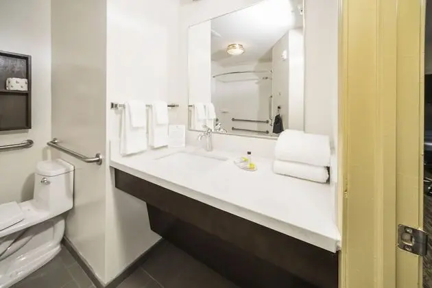 Süit, 1 Yatak Odası, Engellilere Uygun (Mobility, Accessible Tub)