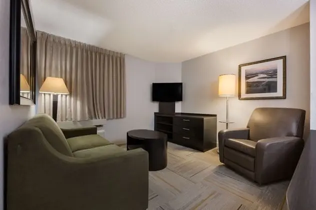 Süit, 1 Büyük (Queen) Boy Yatak ve Çekyat (One Bedroom)