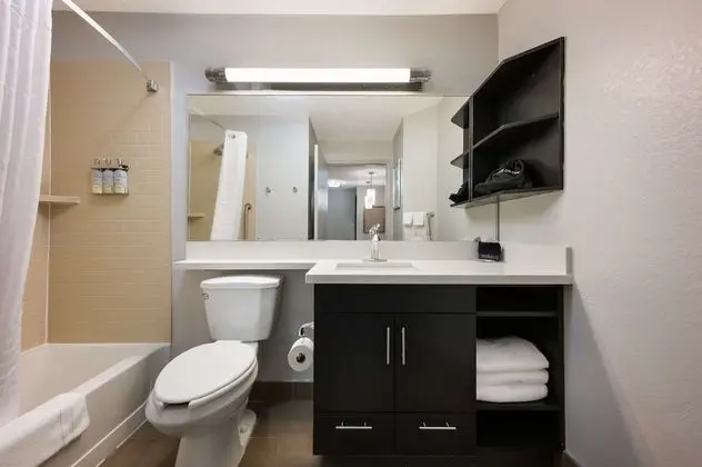 Süit, 1 Büyük (Queen) Boy Yatak ve Çekyat (One Bedroom)
