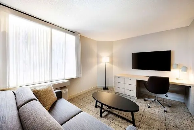 Süit, 1 Büyük (Queen) Boy Yatak ve Çekyat (One Bedroom)