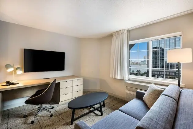 Süit, 1 Büyük (Queen) Boy Yatak ve Çekyat (One Bedroom)