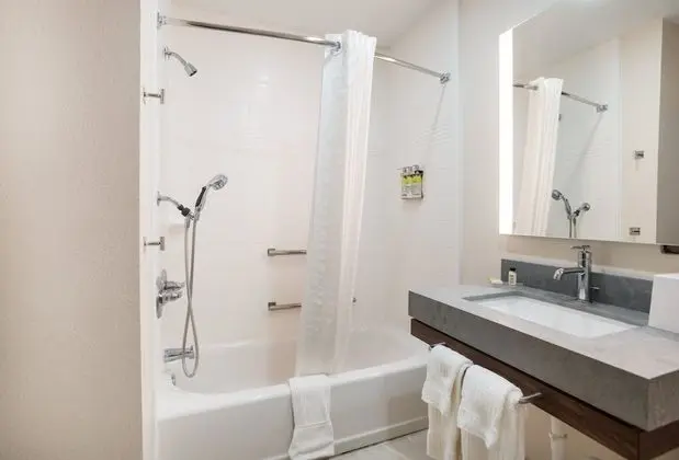 Süit, 1 Yatak Odası, Engellilere Uygun (Mobility, Accessible Tub)