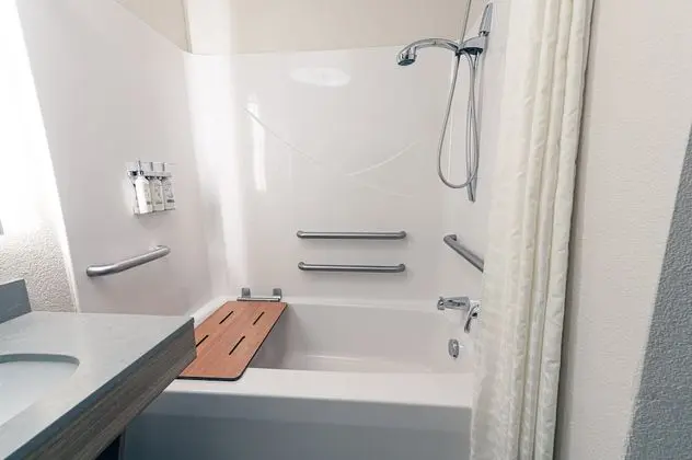 Süit, 1 Yatak Odası, Engellilere Uygun (Mobility, Accessible Tub)