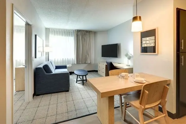 Süit, 1 Büyük (Queen) Boy Yatak, Engellilere Uygun (Mobility Tub One Bedroom)
