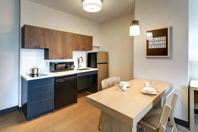 Süit, 1 Büyük (Queen) Boy Yatak, Engellilere Uygun (Mobility Tub One Bedroom)