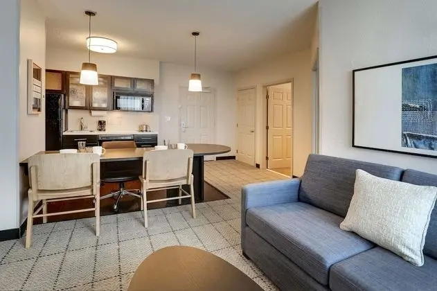 Süit, 1 En Büyük (King) Boy Yatak ve Çekyat (One Bedroom)