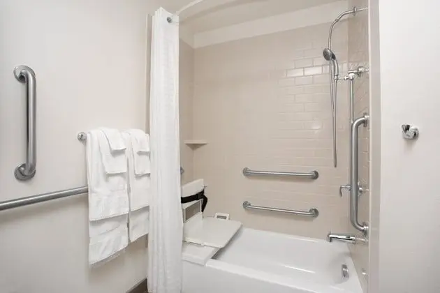 Süit, 1 Yatak Odası, Engellilere Uygun (Mobility Tub)
