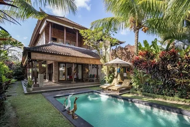 Standard Villa, 2 Yatak Odası, Sigara İçilebilir, Havuz Manzaralı