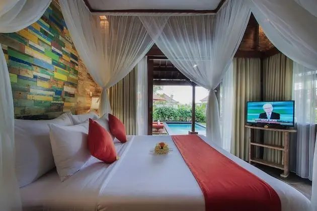 Standard Villa, 2 Yatak Odası, Sigara İçilebilir, Havuz Manzaralı