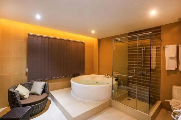 Jacuzzi Suite Room