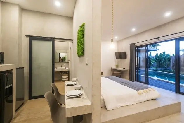 Deluxe Stüdyo, Havuz Manzaralı
