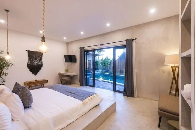 Deluxe Stüdyo, Havuz Manzaralı
