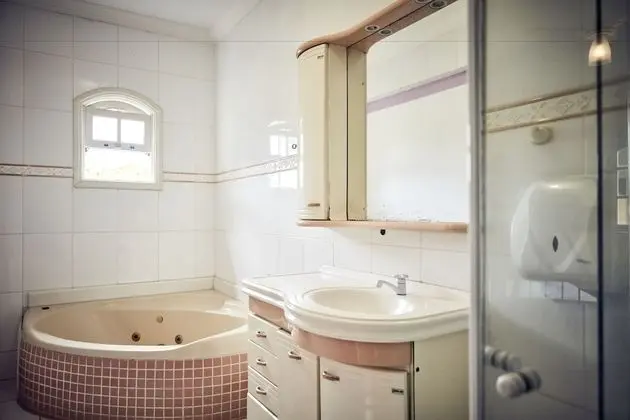 Standard Ortak Ranzalı Oda, Sadece kadınlar için