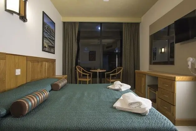 Standard Tek Büyük veya İki Ayrı Yataklı Oda, Balkon
