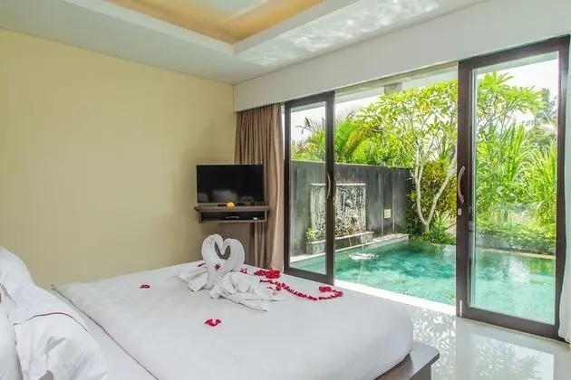Villa, 1 Yatak Odası, Havuz Manzaralı